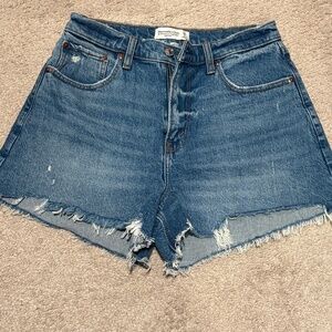 Abercrombie Curve Love 90s High Rise Cutoff  Shorts - 29